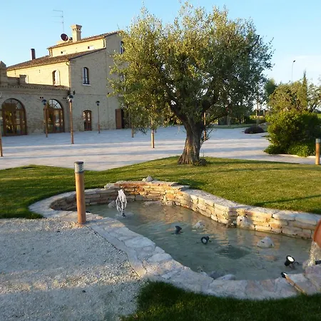 Gospodarstwo wiejskie Country House La Gioconda *